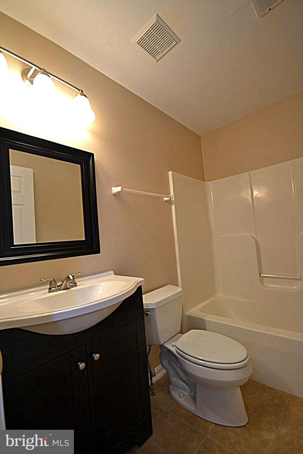 7846 Camp Road Pasadena, MD 21122 - Photo 8 of 16 Bath