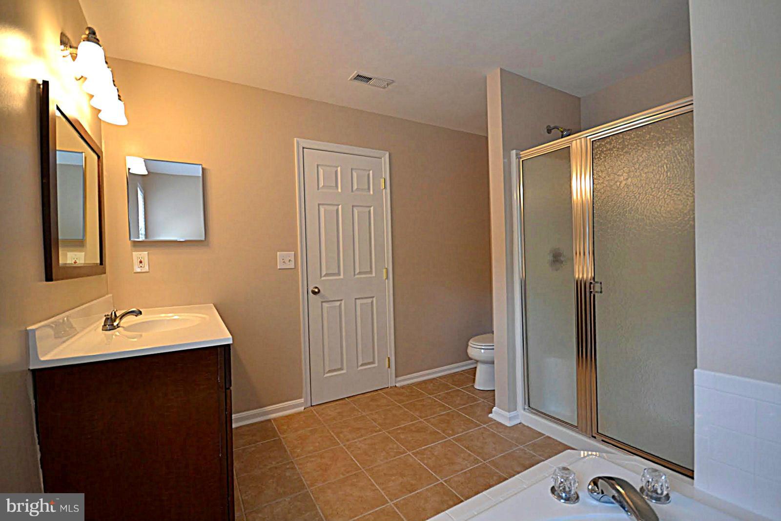7846 Camp Road Pasadena, MD 21122 - Photo 9 of 16 Bath