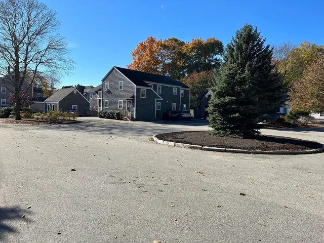 $2,675 | 24 Morse Court, Unit D, Manchester, MA 01944