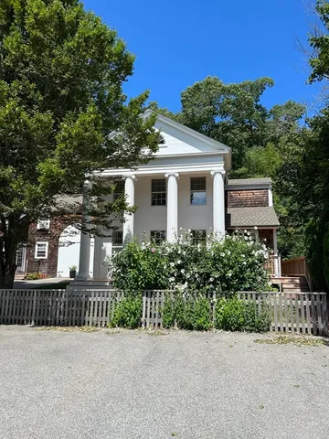 $2,675 | 24 Morse Court, Unit D, Manchester, MA 01944