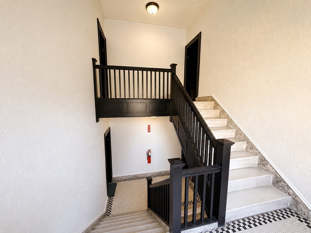 415 Washington Street, Unit 5 Brookline, MA 02446 - Photo 40 of 42