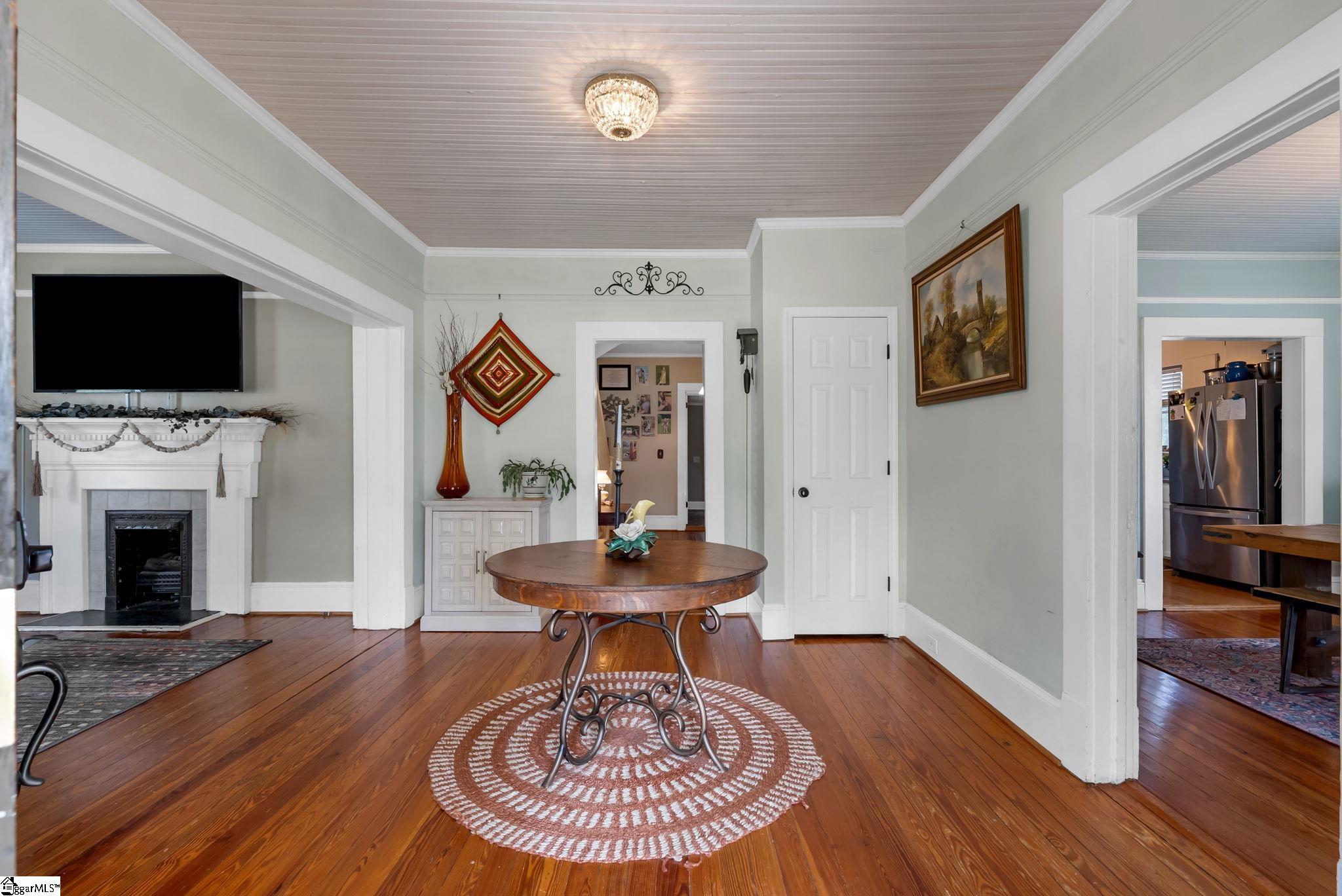 101 East Main Street Taylors, SC 29687 - Photo 2 of 33