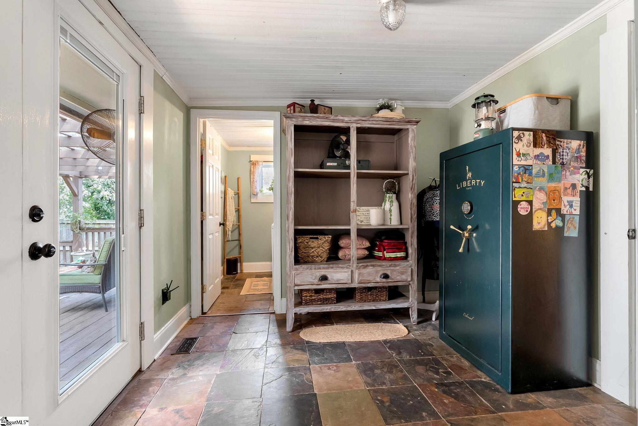 101 East Main Street Taylors, SC 29687 - Photo 26 of 33