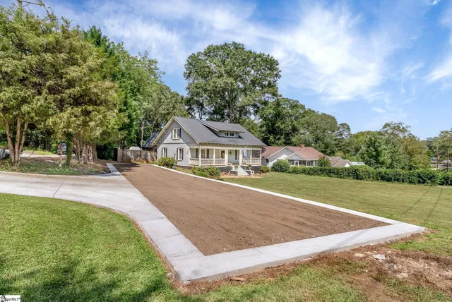 $400,000 | 101 East Main Street, Taylors, SC 29687