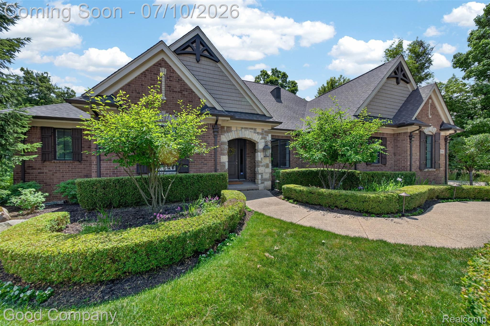 1946 Acorn Glen Rochester, MI 48306 - Photo 66 of 71 CUSTOM LANDSCAPING IN FRONT OF RESIDENCE