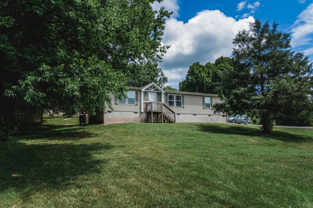 3689 Bryan Road Kodak, TN 37764 - Photo 40 of 41 a house view with a garden space