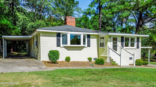 $275,000 | 159 4th Avenue, Hertford, NC 27944