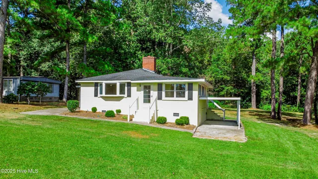 $275,000 | 159 4th Avenue, Hertford, NC 27944