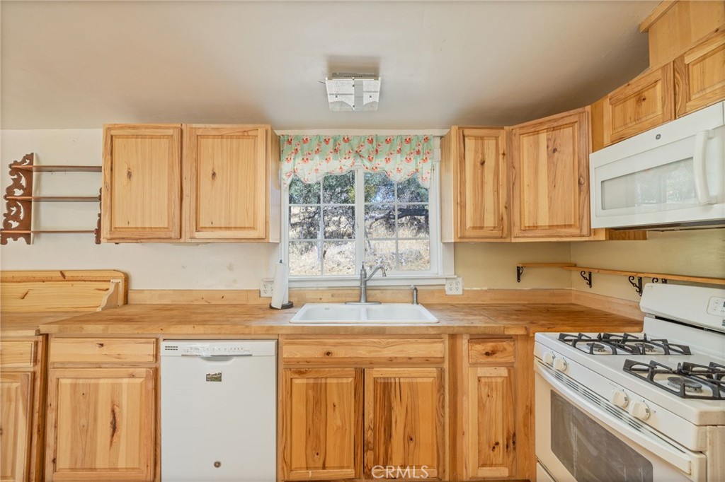 4911 Ashworth Road Mariposa, CA 95338 - Photo 18 of 64