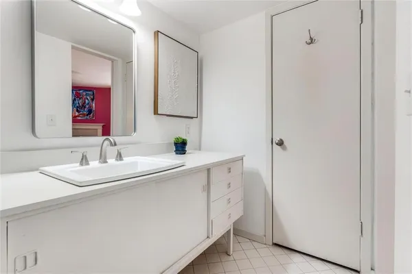 $1,700 | 4044 Buena Vista Street, Unit 220, Dallas, TX 75204
