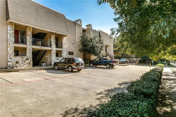 $1,700 | 4044 Buena Vista Street, Unit 220, Dallas, TX 75204