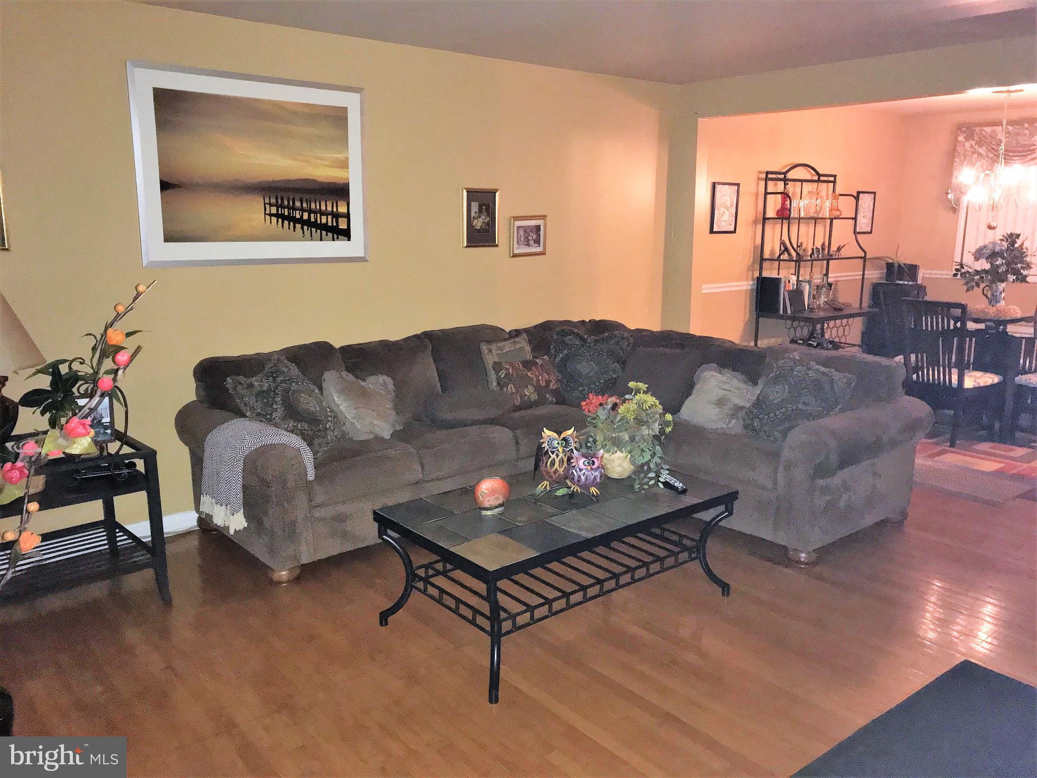 14111 Dub Drive Laurel, MD 20708 - Photo 3 of 15 Living Room