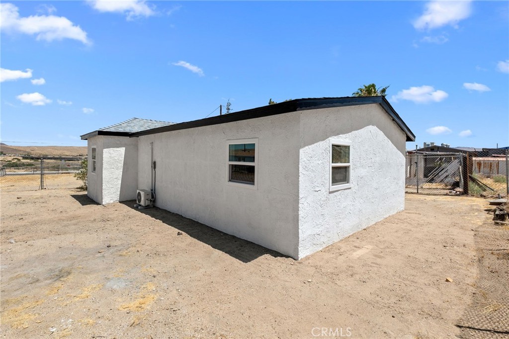 1574 Riverside Drive Barstow, CA 92311 - Photo 2 of 32 Back of the house