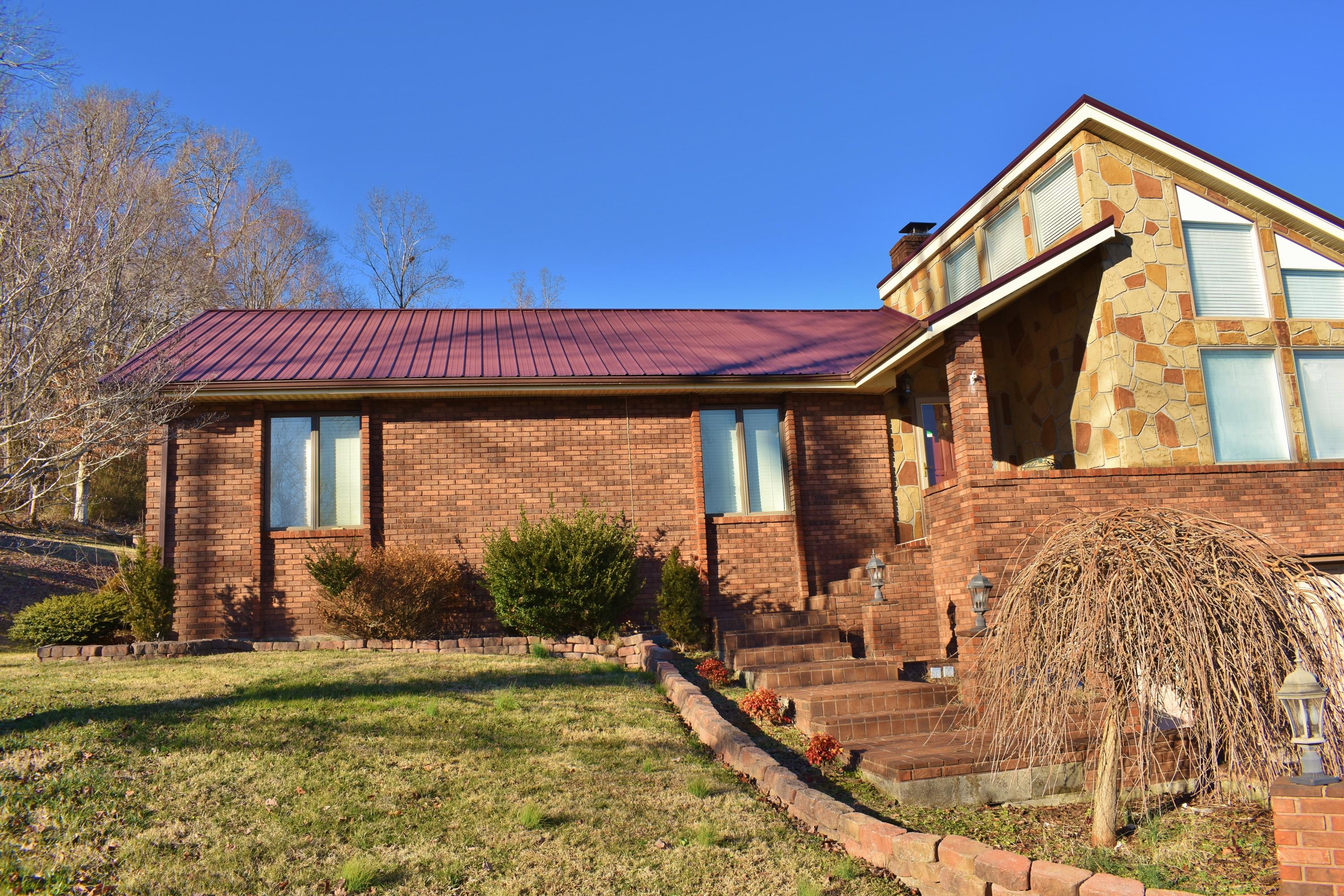 503 Wildwood Road Middlesboro, KY 40965 - Photo 2 of 33 DSC_0011