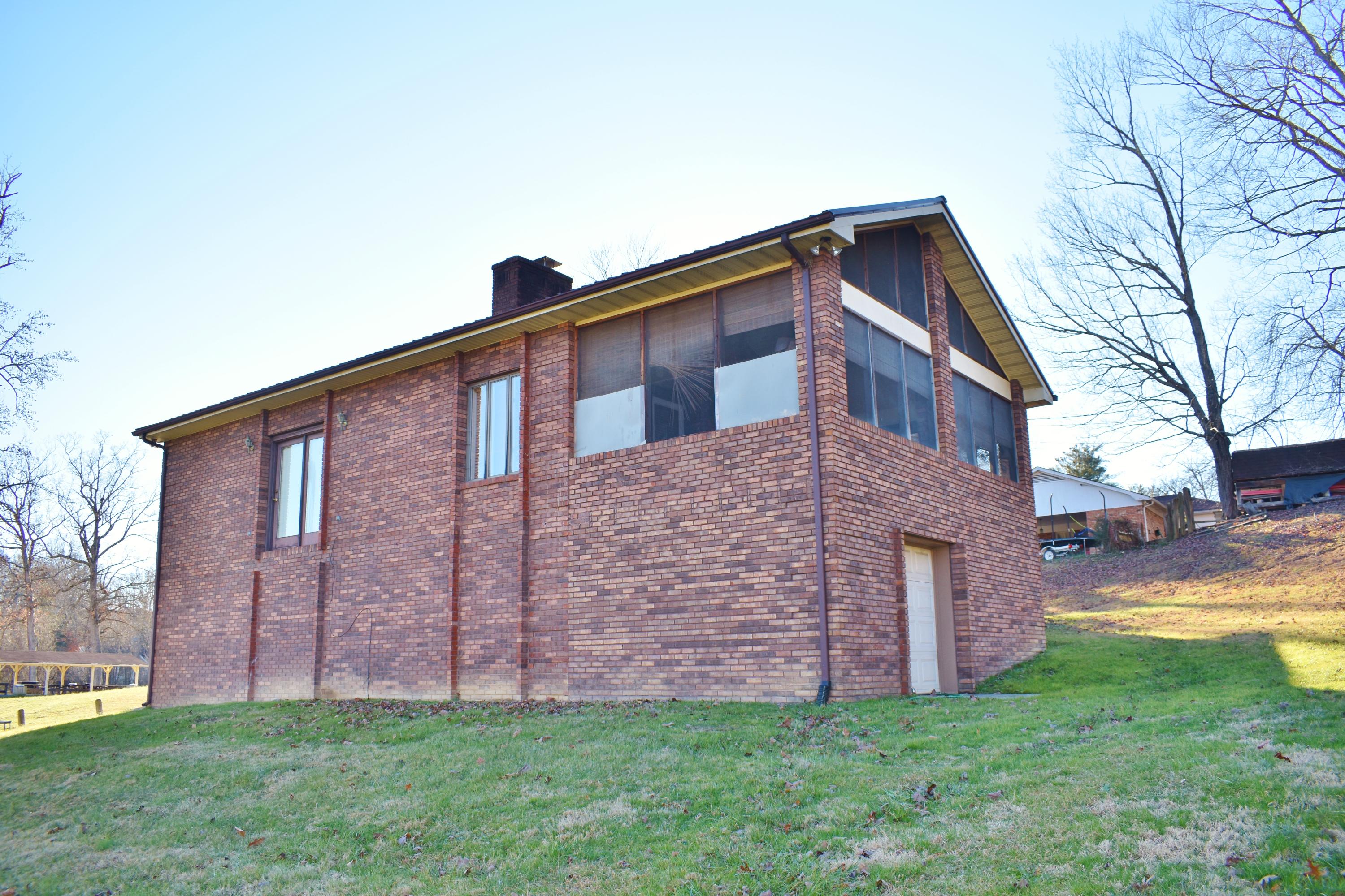 503 Wildwood Road Middlesboro, KY 40965 - Photo 8 of 33 DSC_0005