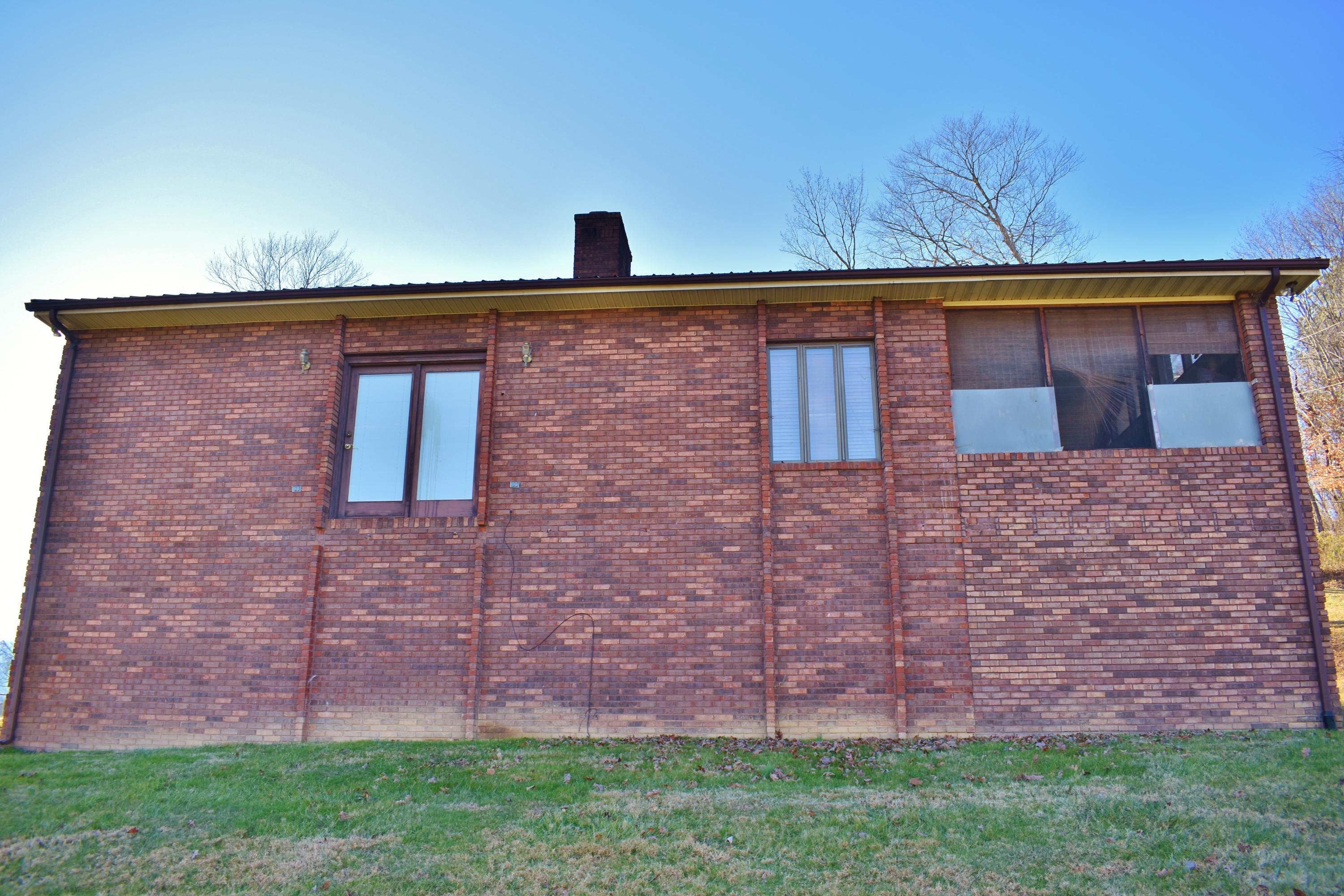 503 Wildwood Road Middlesboro, KY 40965 - Photo 9 of 33 DSC_0004