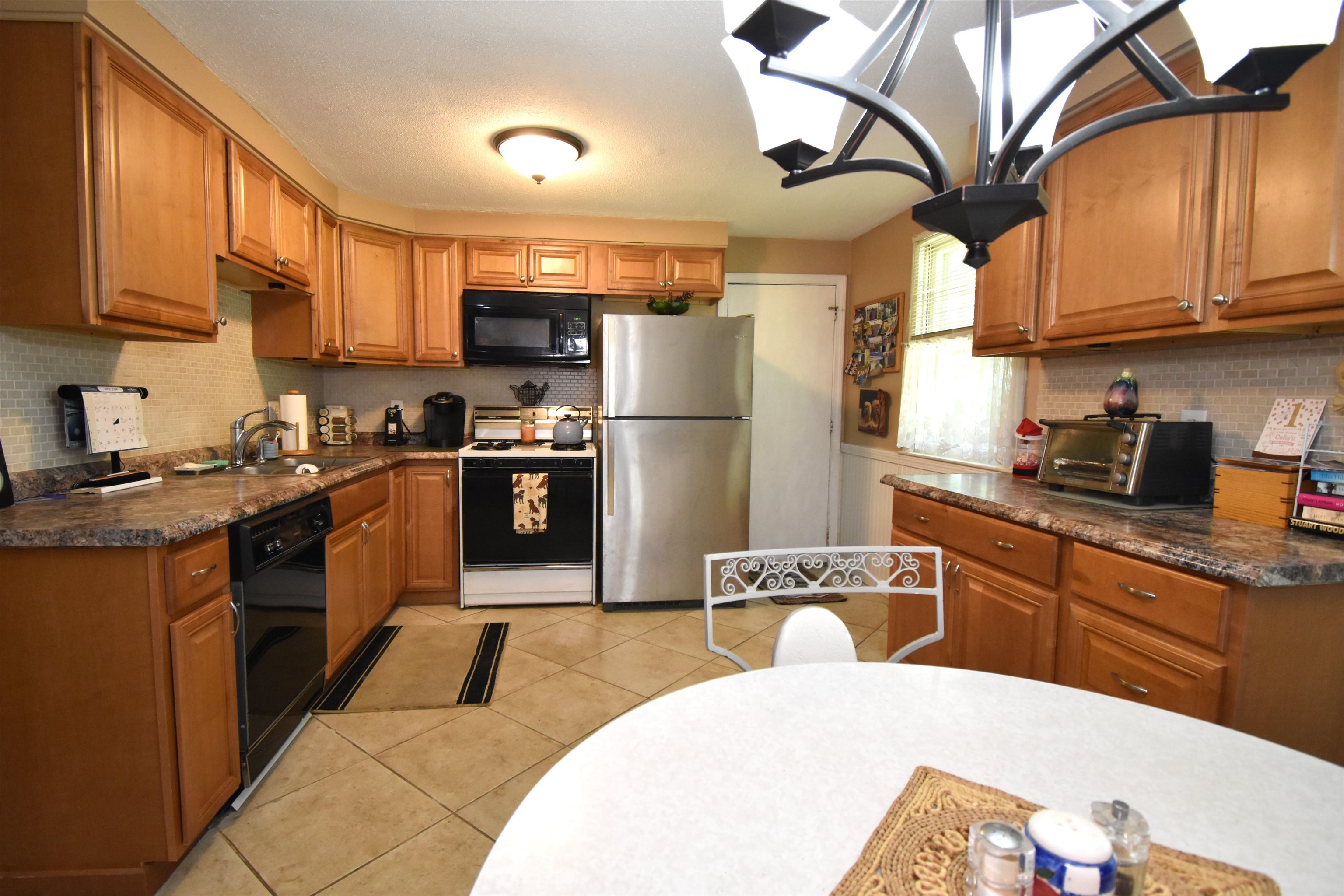 9 Cardiff Road Nashua, NH 03062 - Photo 23 of 25