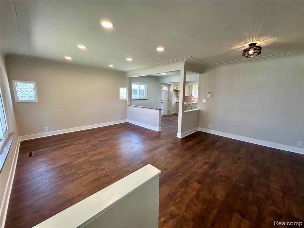 7254 Gerald Avenue Warren, MI 48092 - Photo 4 of 25