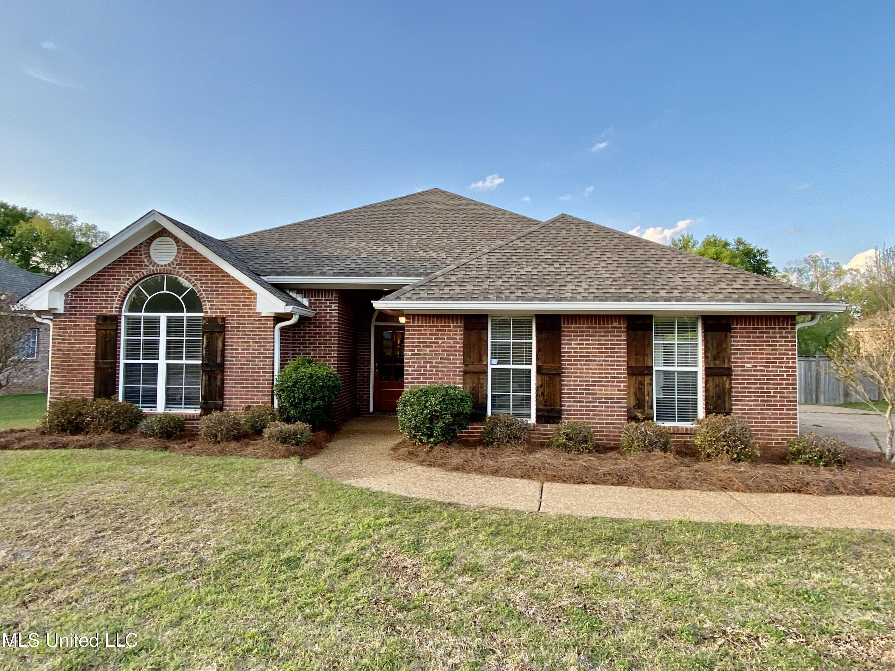121 Kenzie Drive Madison, MS 39110 - Photo 2 of 31 IMG_2159