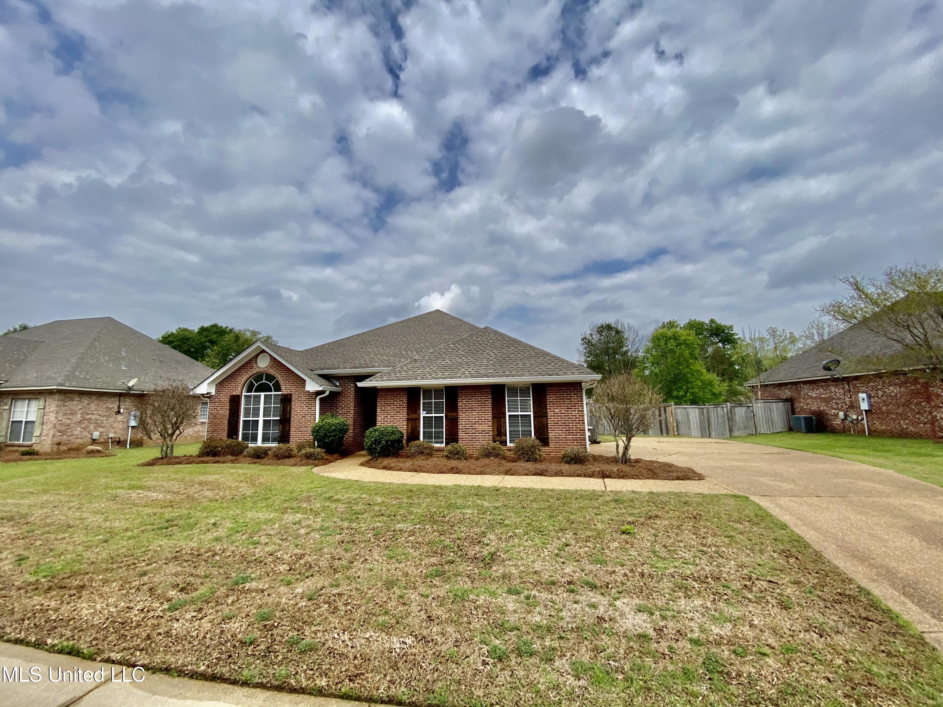 121 Kenzie Drive Madison, MS 39110 - Photo 3 of 31 IMG_2118