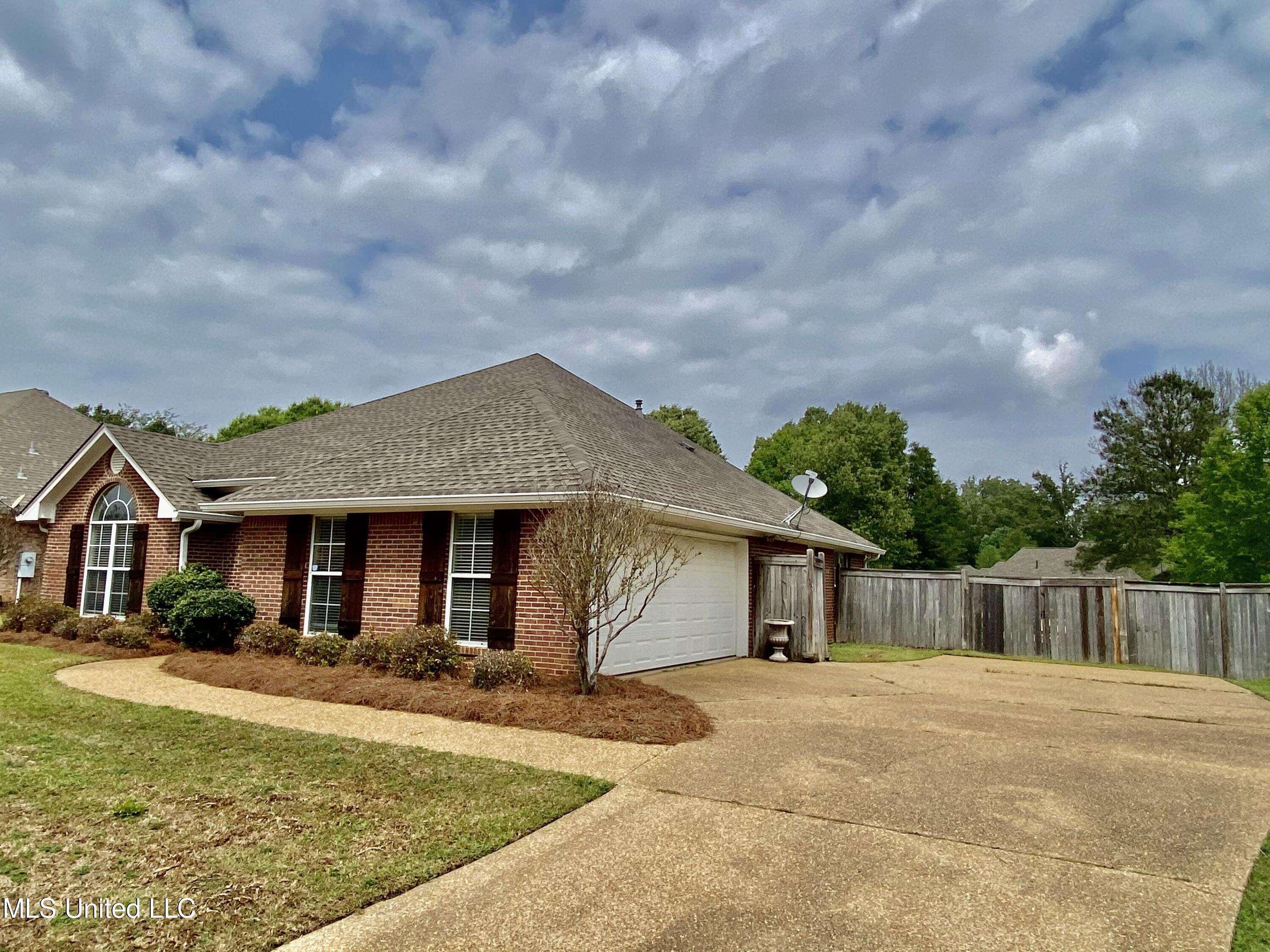 121 Kenzie Drive Madison, MS 39110 - Photo 6 of 31 IMG_2120