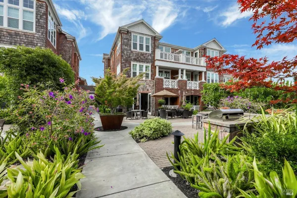 $2,100,000 | 232 Camellia Circle, Larkspur, CA 94939