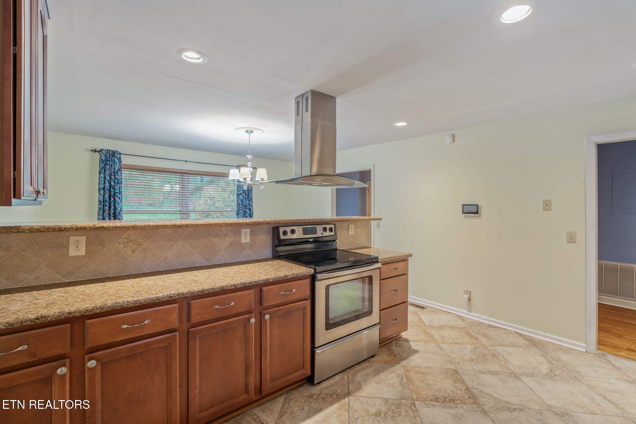 6515 Hammer Road Knoxville, TN 37924 - Photo 18 of 46 18-web-or-mls-6515 Hammer Road-18