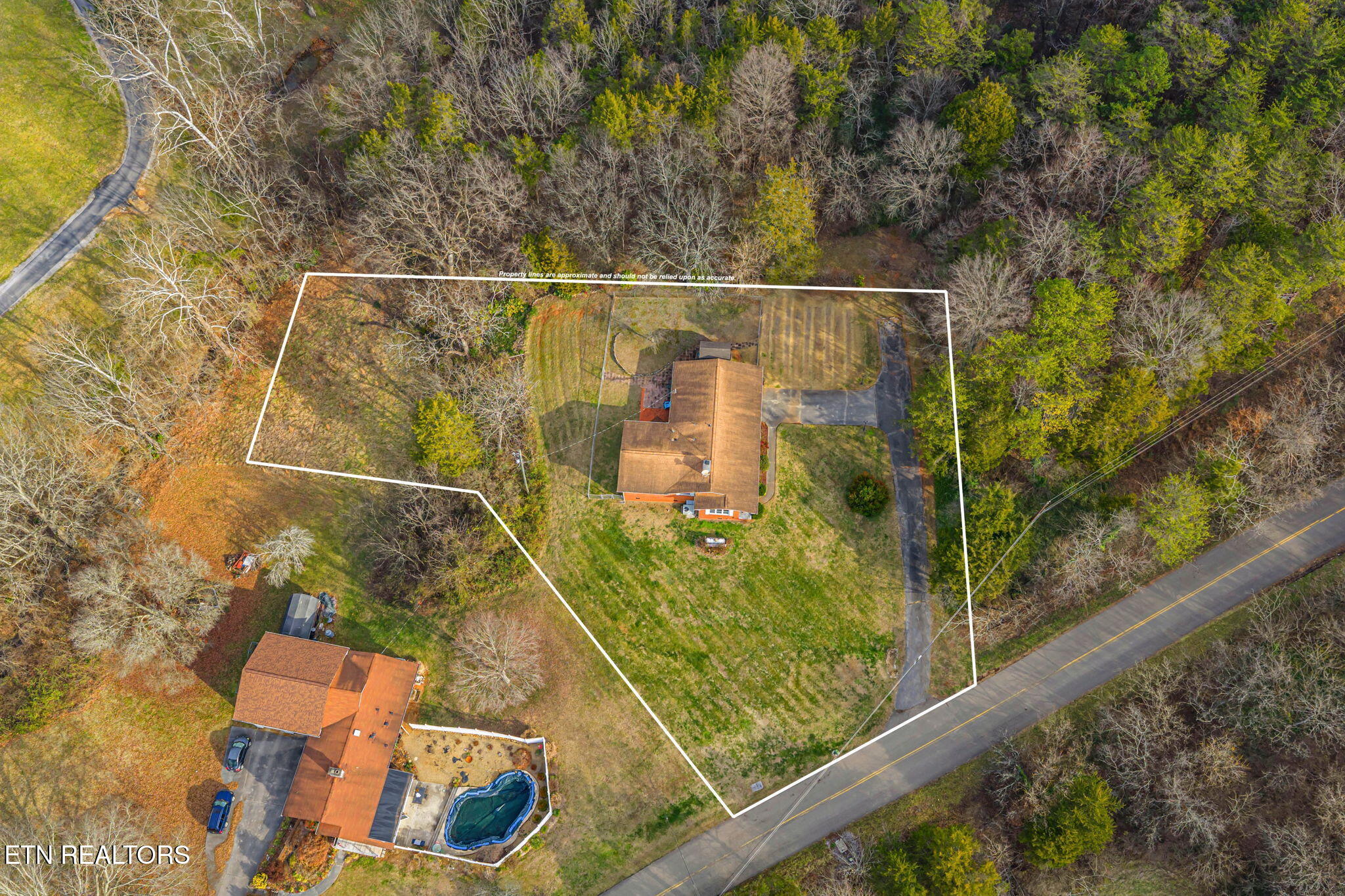 6515 Hammer Road Knoxville, TN 37924 - Photo 3 of 46 42-web-or-mls-6515 Hammer Road-45-1