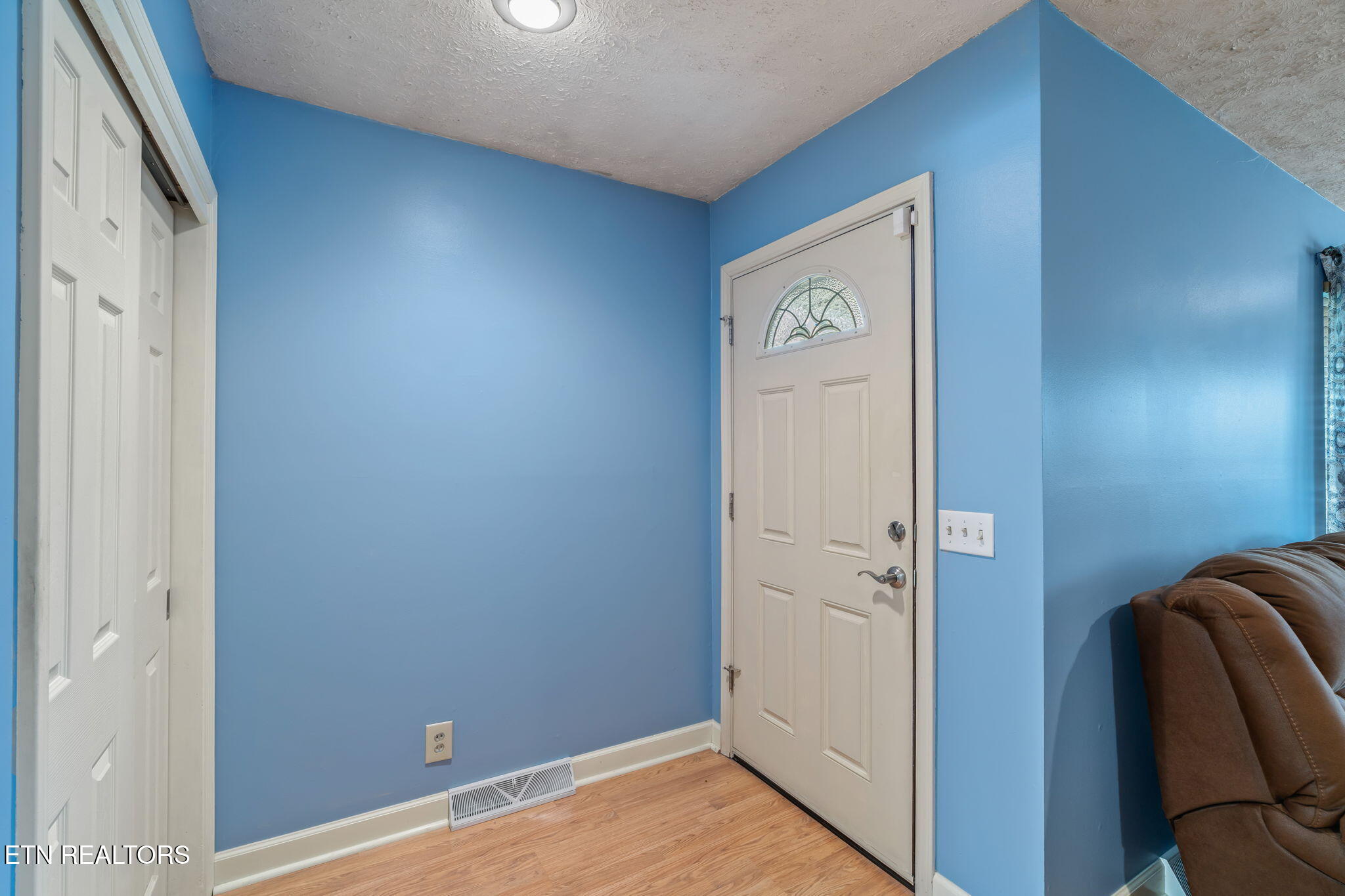 6515 Hammer Road Knoxville, TN 37924 - Photo 8 of 46 8-web-or-mls-6515 Hammer Road-8