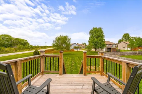 $300,000 | 101 Bridgeport Drive, Smithville, MO 64089