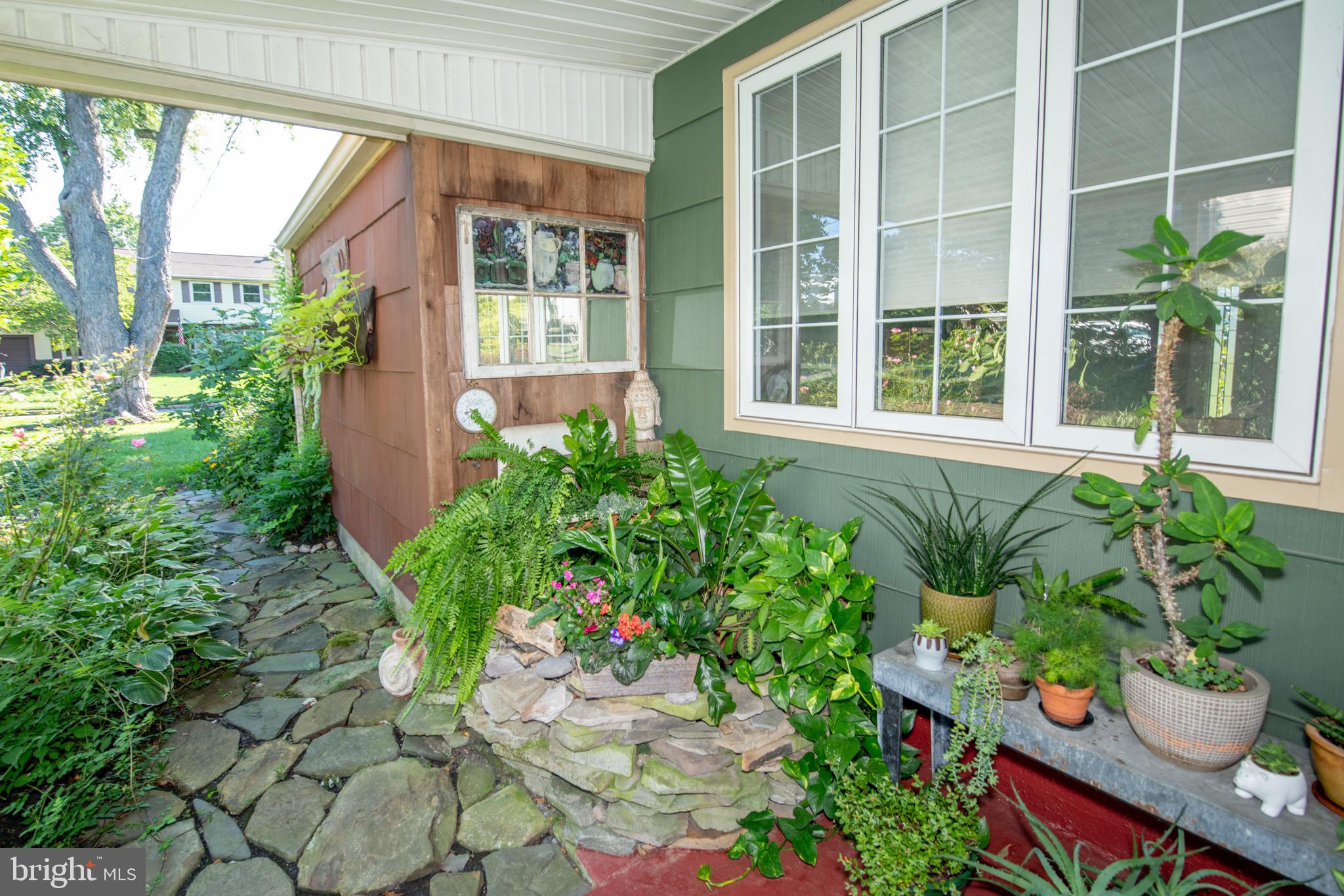 318 Belair Road Southampton, PA 18966 - Photo 12 of 76 Covered patio greenery