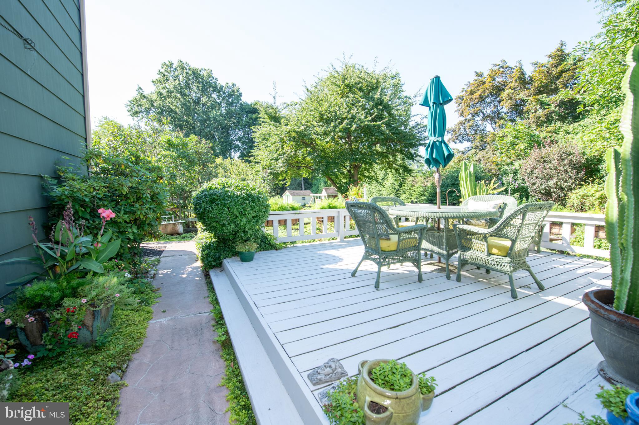 318 Belair Road Southampton, PA 18966 - Photo 23 of 76 Deck in backyard