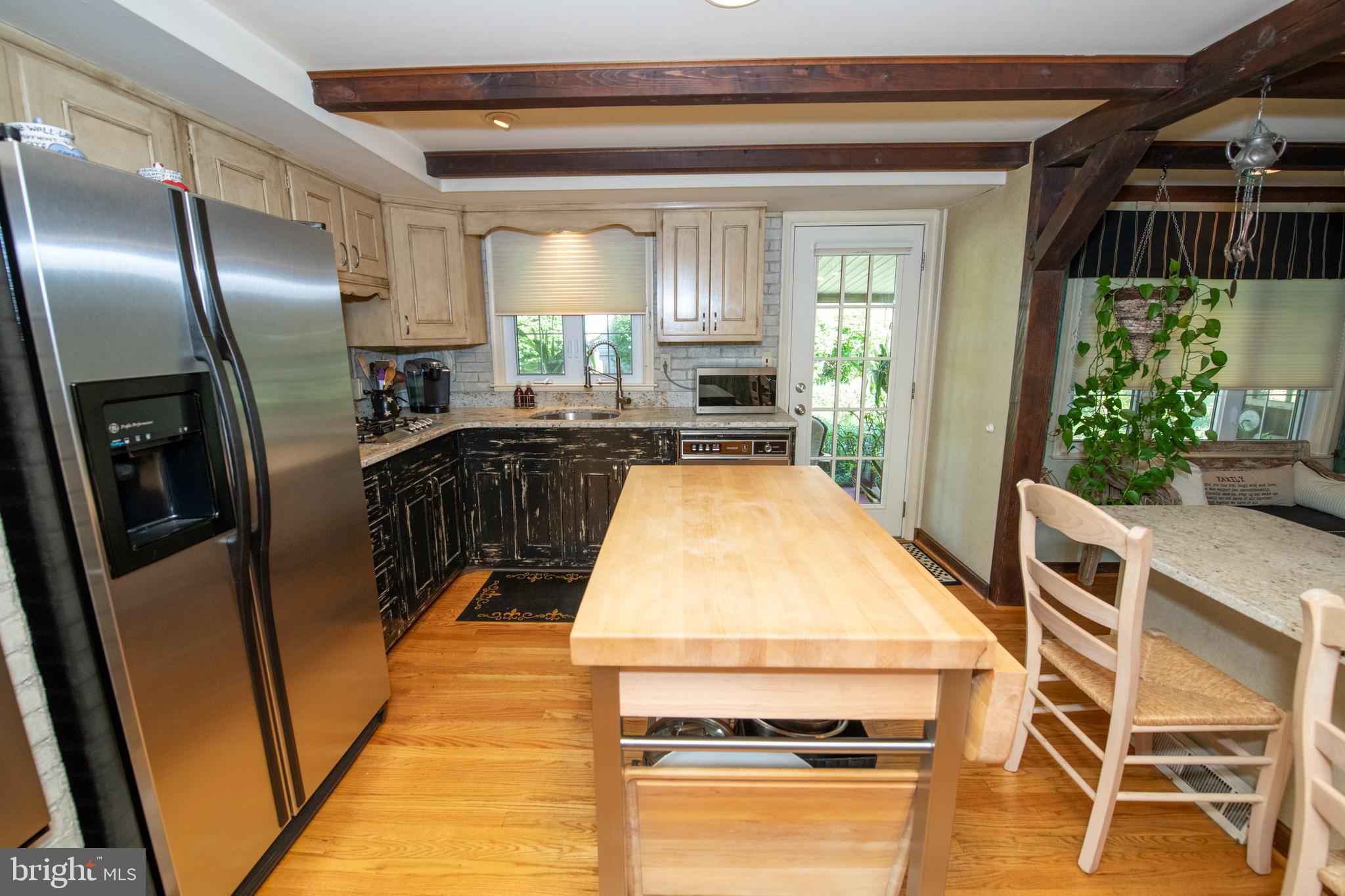 318 Belair Road Southampton, PA 18966 - Photo 35 of 76 View of kitchen - side view