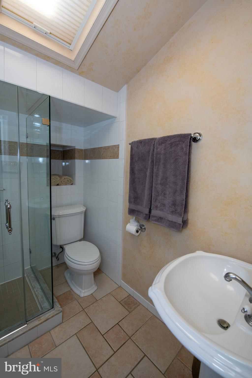 318 Belair Road Southampton, PA 18966 - Photo 66 of 76 Main Bathroom #1 - part of bed/bath suite