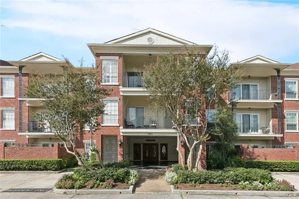 $2,500 | 801 Rue Dauphine, Unit 303, Metairie, LA 70005