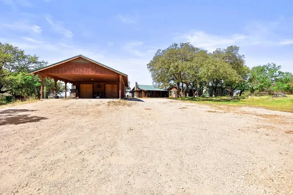 $1,750,000 | 2102 Private Road 1377, Lampasas, TX 76550