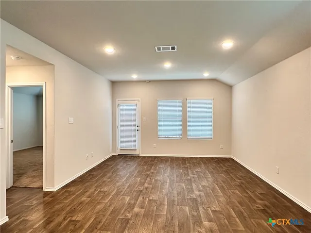 $2,000 | 101 Calgary Lane, San Marcos, TX 78666