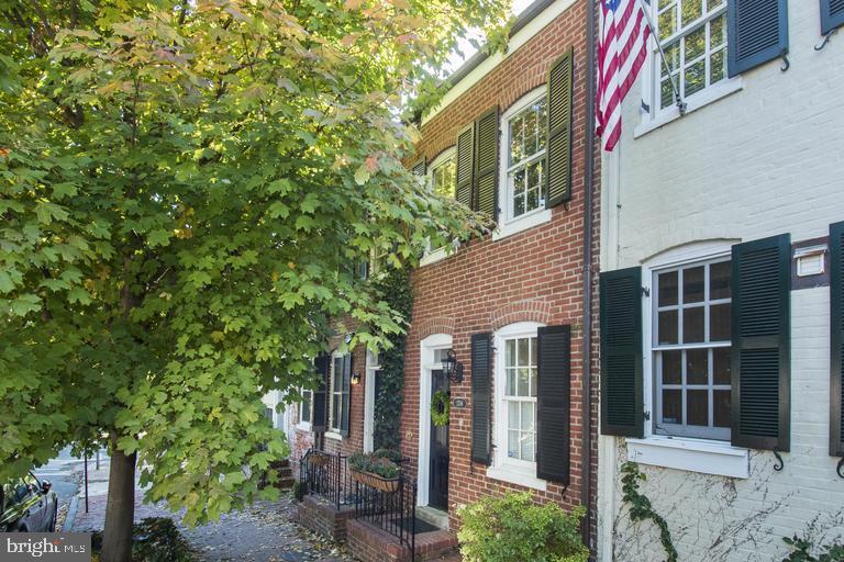 2706 N Street Northwest Washington, DC 20007 - Photo 1 of 21