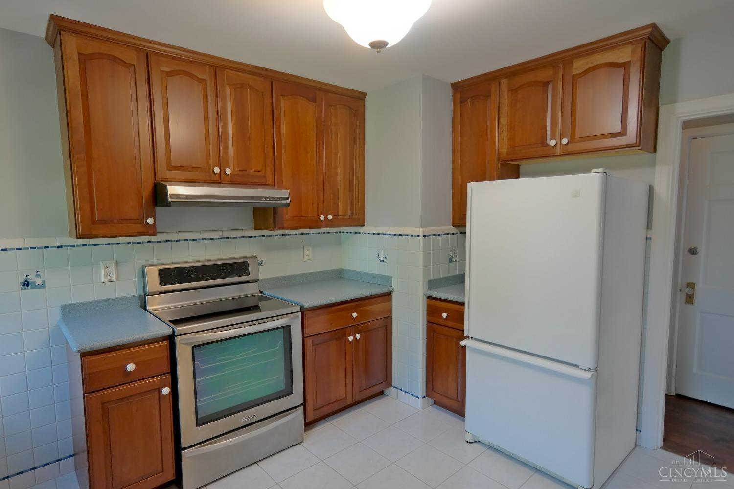 7086 Bridgetown Road Cincinnati, OH 45248 - Photo 7 of 20