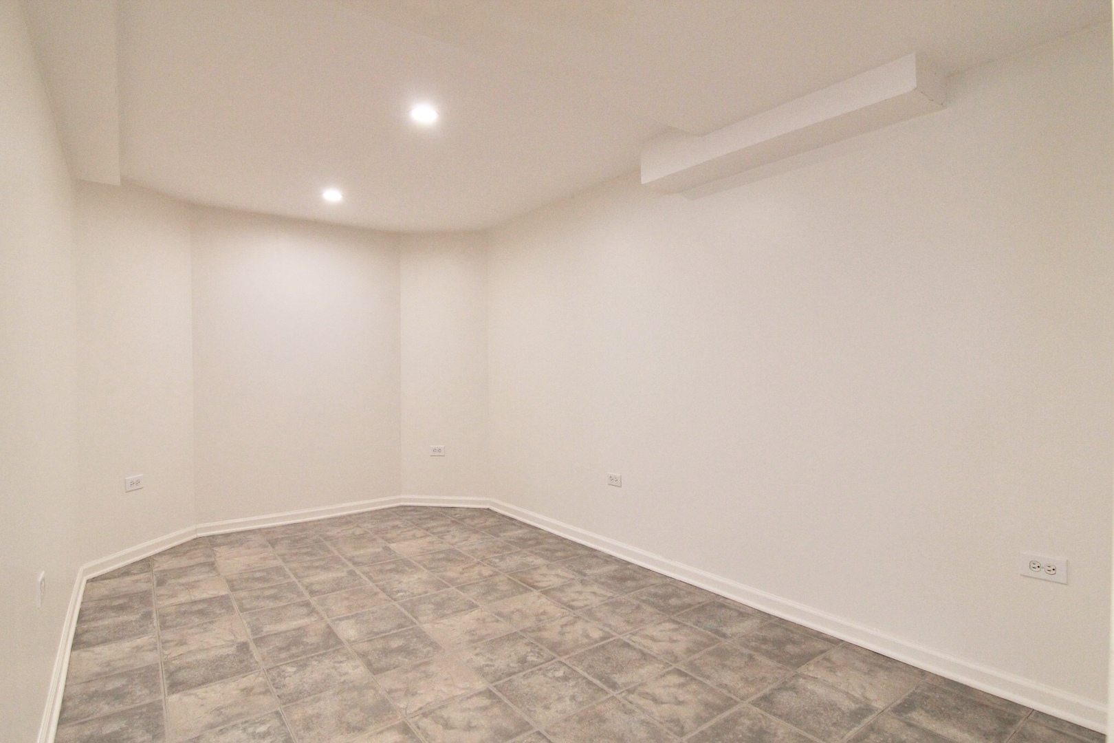 408 Selborne Road Riverside, IL 60546 - Photo 18 of 24