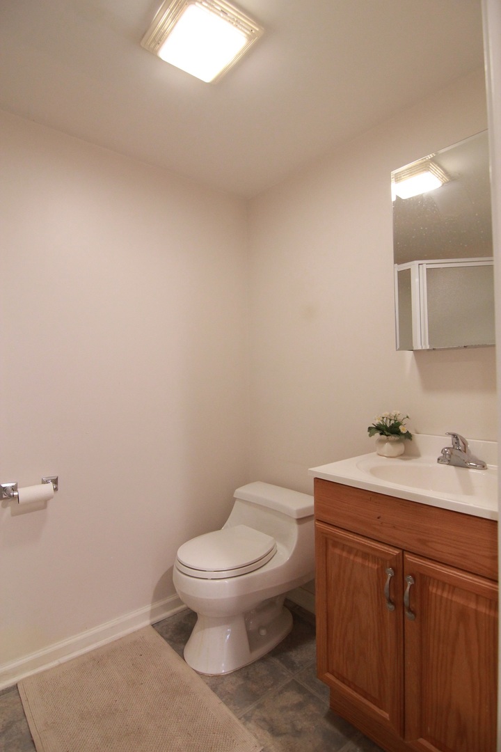 408 Selborne Road Riverside, IL 60546 - Photo 19 of 24