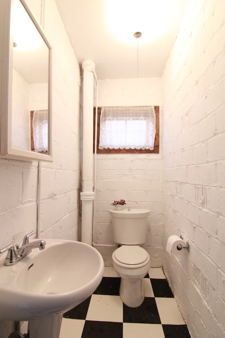 408 Selborne Road Riverside, IL 60546 - Photo 20 of 24