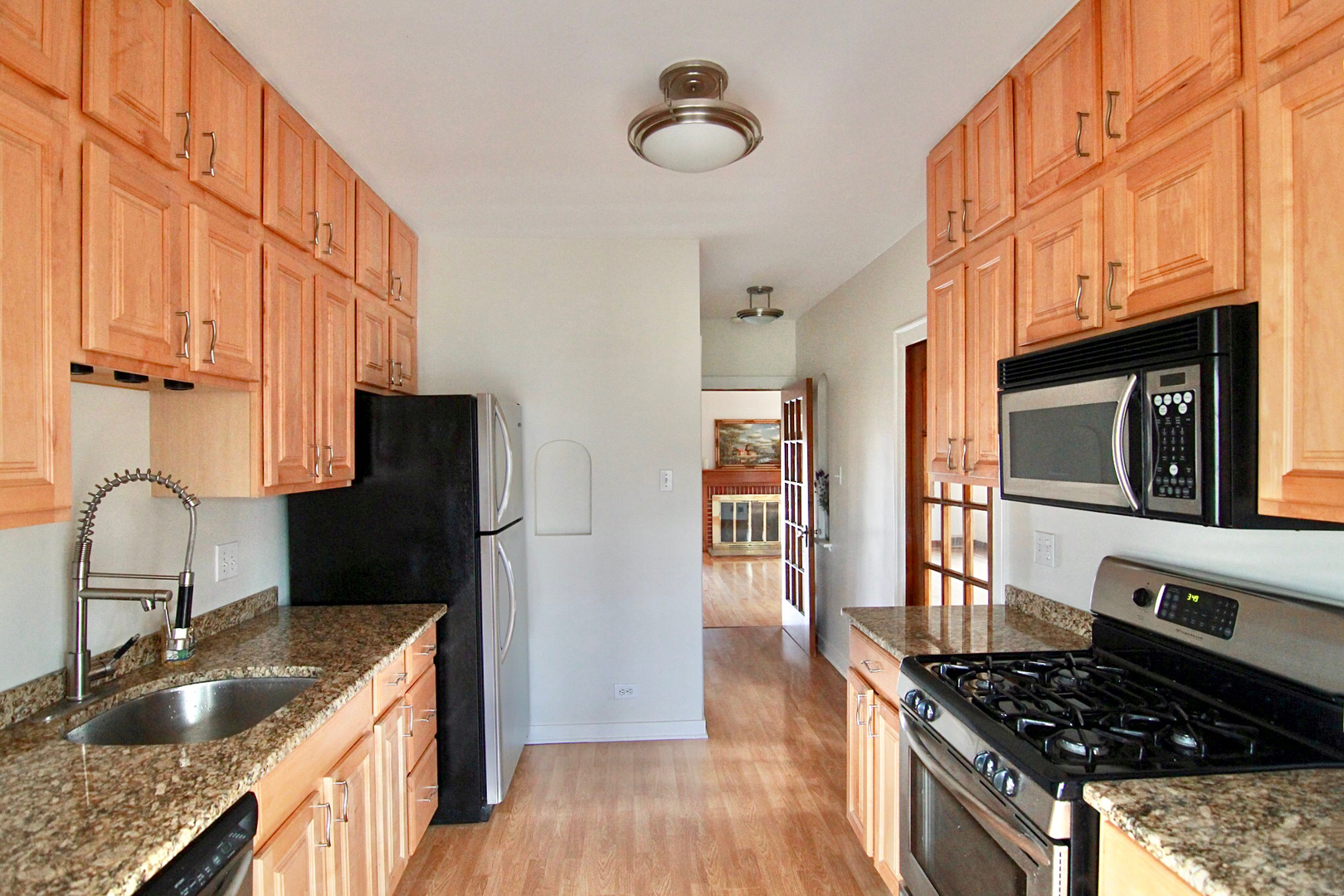 408 Selborne Road Riverside, IL 60546 - Photo 7 of 24