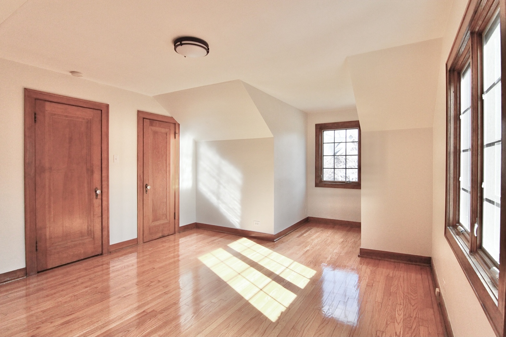 408 Selborne Road Riverside, IL 60546 - Photo 10 of 24