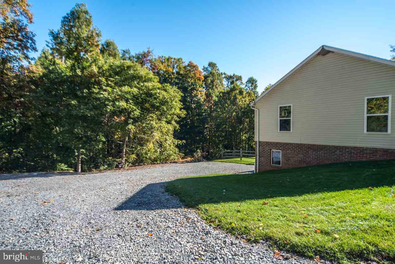 5475 Bull Road Dover, PA 17315 - Photo 5 of 29