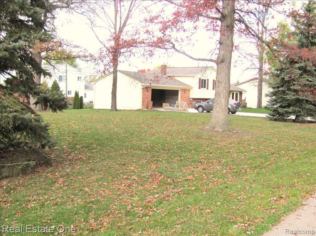 2696 Simpson Drive Rochester, MI 48309 - Photo 2 of 13 House mix 092
