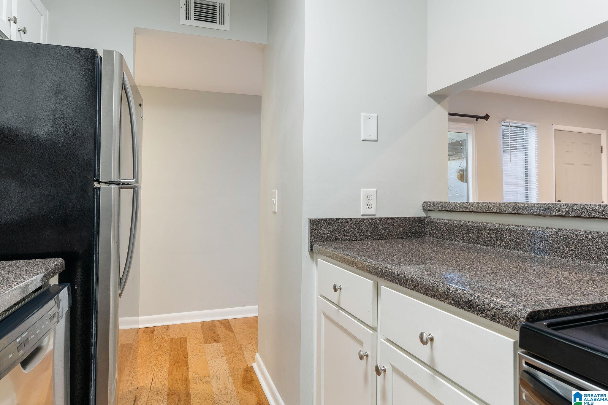 3350 Altamont Road South, Unit A8 Birmingham, AL 35205 - Photo 11 of 25