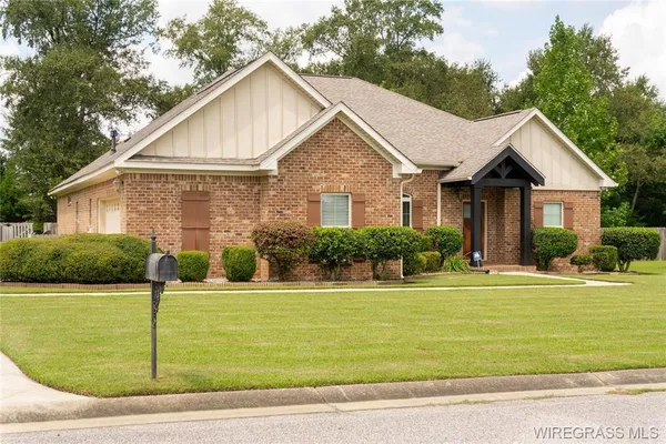 $452,500 | 118 Moultrie Drive, Dothan, AL 36305