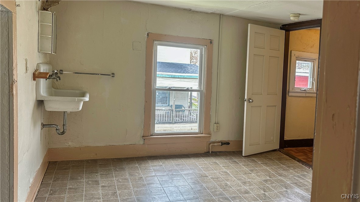 353 Lenox Avenue Oneida, NY 13421 - Photo 11 of 13