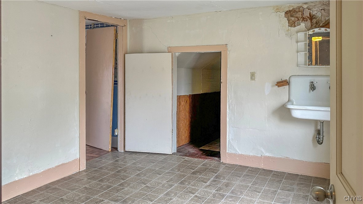 353 Lenox Avenue Oneida, NY 13421 - Photo 10 of 13
